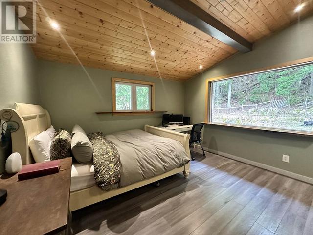 4642 Marten Drive, House detached with 3 bedrooms, 2 bathrooms and null parking in Kitimat Stikine C (Part 1) BC | Image 16