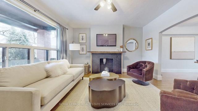19 Lydon Ave, House detached with 3 bedrooms, 2 bathrooms and 3 parking in Toronto ON | Image 12