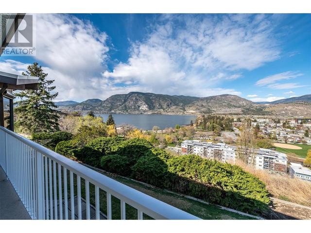 105 Spruce Road, House detached with 4 bedrooms, 3 bathrooms and null parking in Penticton BC | Image 35