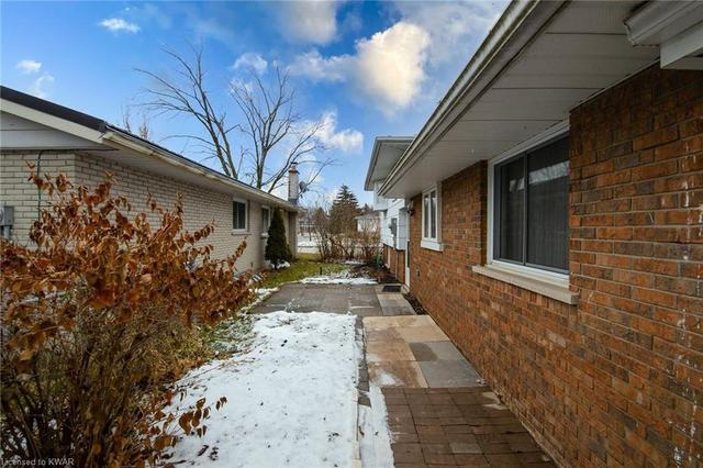 327 Overlea Drive, House detached with 4 bedrooms, 2 bathrooms and null parking in Kitchener ON | Image 12