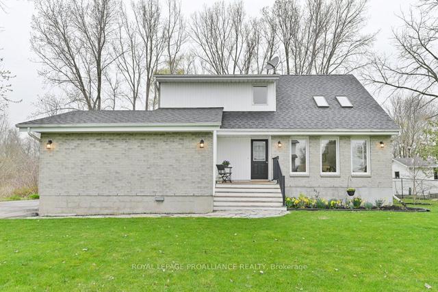 48 Dorthy Dr, House detached with 2 bedrooms, 2 bathrooms and 5 parking in Quinte West ON | Image 1