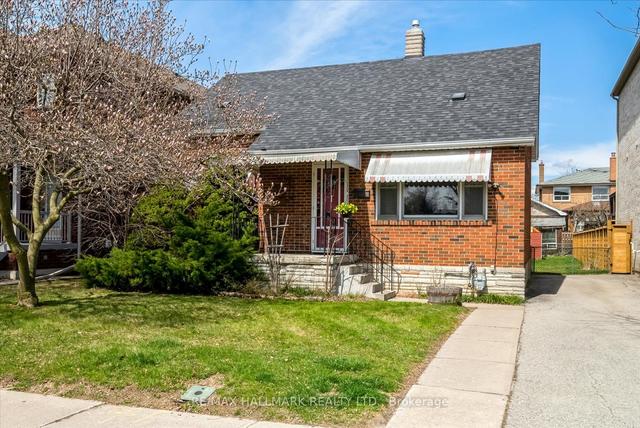 76 Harding Ave, House detached with 4 bedrooms, 2 bathrooms and 3 parking in Toronto ON | Image 12