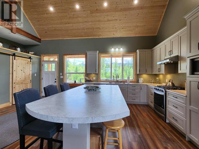 3630 Sharptail Road, House detached with 2 bedrooms, 2 bathrooms and null parking in Thompson Nicola E (Bonaparte Plateau) BC | Image 9