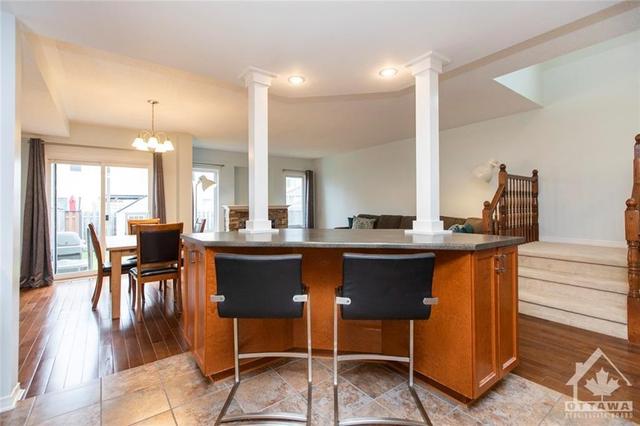 1116 Brasseur Crescent, Townhouse with 3 bedrooms, 3 bathrooms and 3 parking in Ottawa ON | Image 6