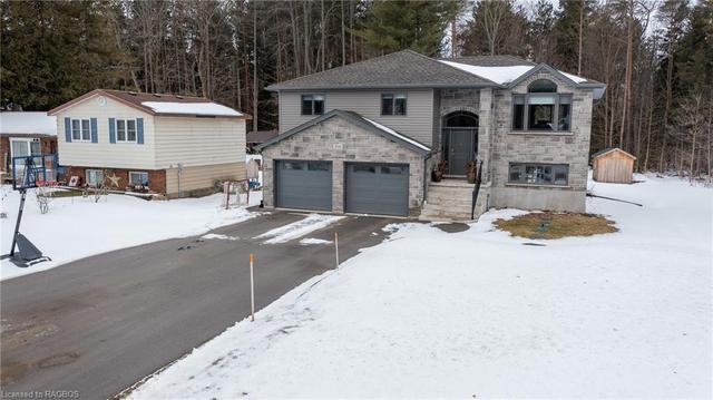 516 Elizabeth Street, House detached with 4 bedrooms, 2 bathrooms and 8 parking in South Bruce Peninsula ON | Image 39