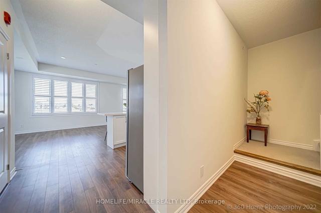 35 - 100 Long Branch Ave, Townhouse with 2 bedrooms, 3 bathrooms and 1 parking in Toronto ON | Image 12