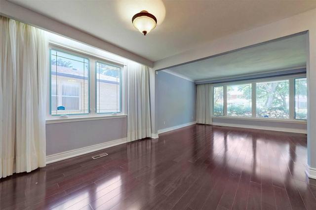 17 Foursome Cres, House detached with 4 bedrooms, 3 bathrooms and 4 parking in Toronto ON | Image 40