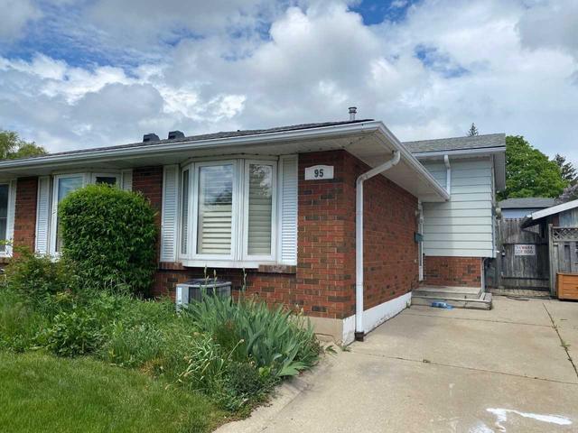95 Birchview Dr, House semidetached with 3 bedrooms, 2 bathrooms and 5 parking in Hamilton ON | Image 1