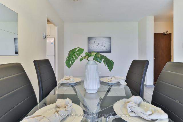 701 - 9 Four Winds Dr, Condo with 2 bedrooms, 1 bathrooms and 1 parking in Toronto ON | Image 5