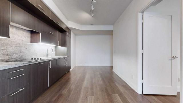 202 - 2 Anndale Dr, Condo with 2 bedrooms, 2 bathrooms and 1 parking in Toronto ON | Image 3