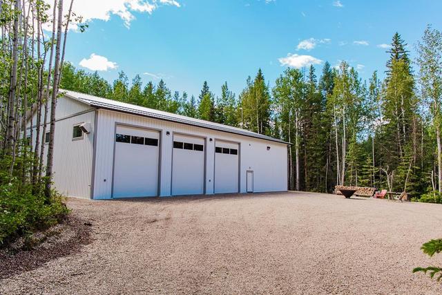 704018 Range Road 65, House detached with 8 bedrooms, 4 bathrooms and 10 parking in Grande Prairie County No. 1 AB | Image 3