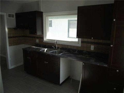 1410 Broadway Ave, House detached with 3 bedrooms, 2 bathrooms and 5 parking in Saskatoon SK | Image 5