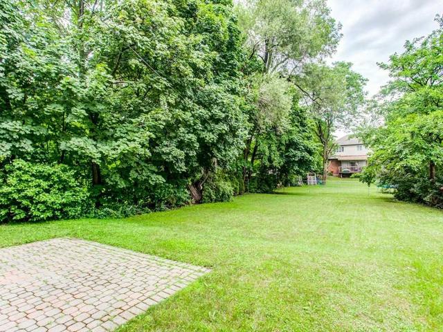 39 Lynnhaven Rd, House detached with 3 bedrooms, 2 bathrooms and 6 parking in Toronto ON | Image 15
