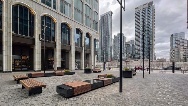 1002 - 480 Front St W, Condo with 2 bedrooms, 2 bathrooms and 0 parking in Toronto ON | Image 1