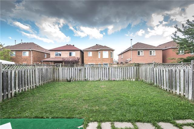 31 Clarion Cres, House attached with 4 bedrooms, 4 bathrooms and 2 parking in Markham ON | Image 12