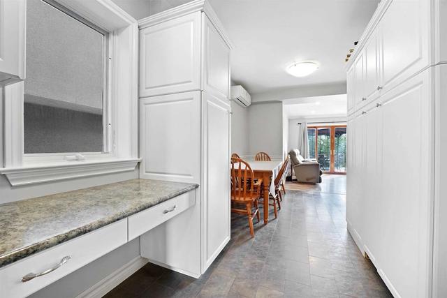 667 Oxford St, House detached with 4 bedrooms, 3 bathrooms and 10 parking in Toronto ON | Image 3