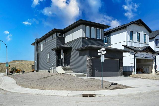 8 Willow Street, House detached with 3 bedrooms, 2 bathrooms and 4 parking in Cochrane AB | Image 4