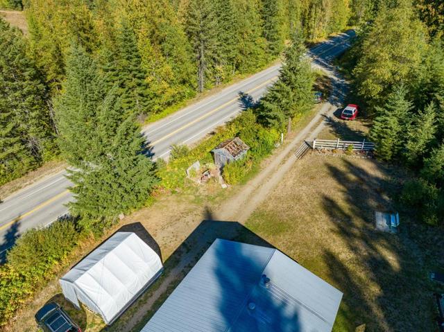 1110 Highway 22, House detached with 3 bedrooms, 1 bathrooms and null parking in Kootenay Boundary B BC | Image 37