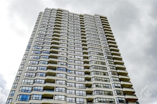 1004 - 1510 Riverside Drive, Condo with 2 bedrooms, 2 bathrooms and 1 parking in Ottawa ON | Image 2