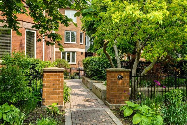 Th11 - 217 St George St, Townhouse with 2 bedrooms, 1 bathrooms and 1 parking in Toronto ON | Image 3