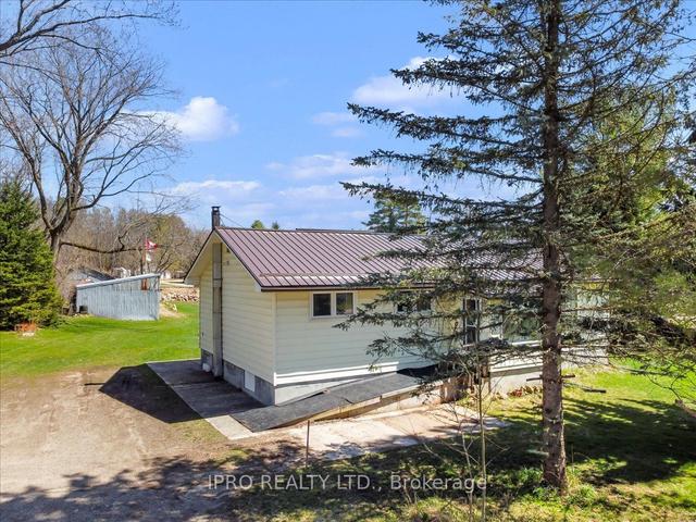 316097 Hwy 6, House detached with 2 bedrooms, 1 bathrooms and 6 parking in Chatsworth ON | Image 35
