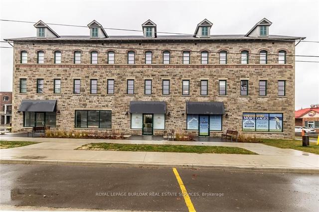 8 - 219 Dundas St E, Townhouse with 2 bedrooms, 3 bathrooms and 1 parking in Hamilton ON | Image 29