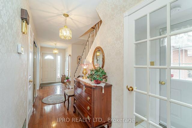 64 Linkdale Rd, House detached with 3 bedrooms, 2 bathrooms and 6 parking in Brampton ON | Image 10
