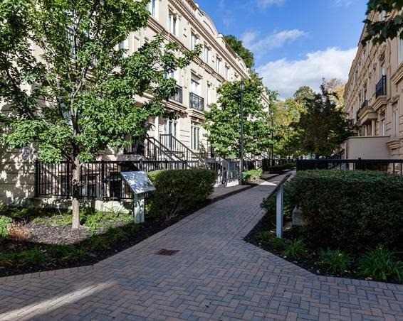 Th1 - 88 Carr St, Townhouse with 2 bedrooms, 2 bathrooms and 1 parking in Toronto ON | Image 2
