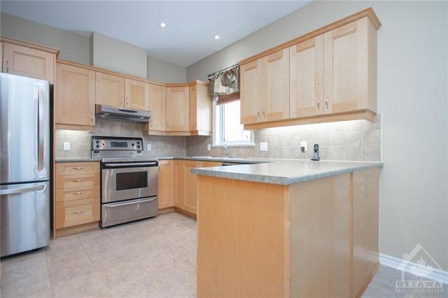787 Long Point Circle, House detached with 3 bedrooms, 3 bathrooms and 4 parking in Ottawa ON | Image 4