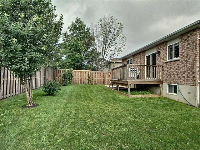 61 Hanmer St, House detached with 3 bedrooms, 2 bathrooms and 4 parking in Barrie ON | Image 10