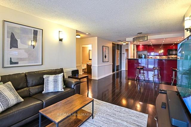 1107 - 7 Concorde Pl, Condo with 2 bedrooms, 2 bathrooms and 1 parking in Toronto ON | Image 3