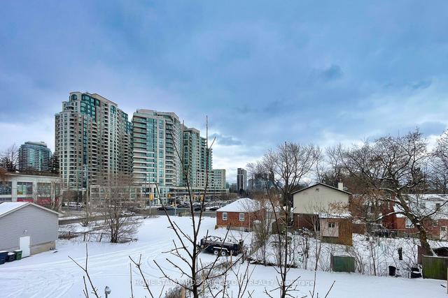 10 - 11 Eldora Ave, Townhouse with 2 bedrooms, 2 bathrooms and 1 parking in Toronto ON | Image 21