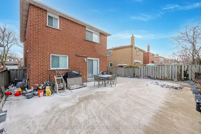 15 Stillwater Cres, House detached with 3 bedrooms, 5 bathrooms and 6 parking in Brampton ON | Image 35