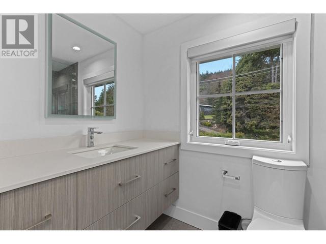 598 St. Andrews Road, House detached with 5 bedrooms, 6 bathrooms and 6 parking in West Vancouver BC | Image 28