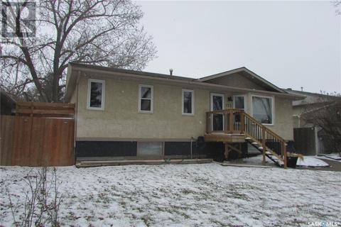 153 Halifax Street, House detached with 4 bedrooms, 2 bathrooms and null parking in Regina SK | Card Image