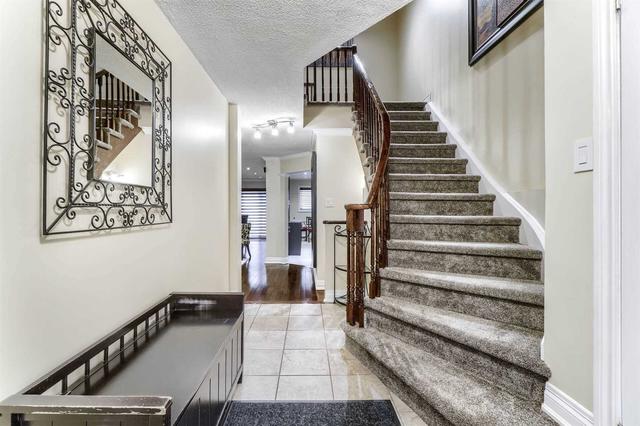 2463 Grindstone Crt, House detached with 3 bedrooms, 3 bathrooms and 3 parking in Mississauga ON | Image 37