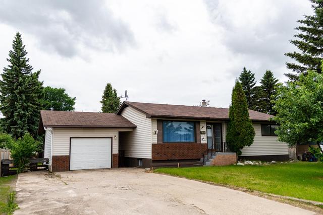 625 9th Avenue, House detached with 5 bedrooms, 3 bathrooms and 3 parking in Wainwright AB | Image 1