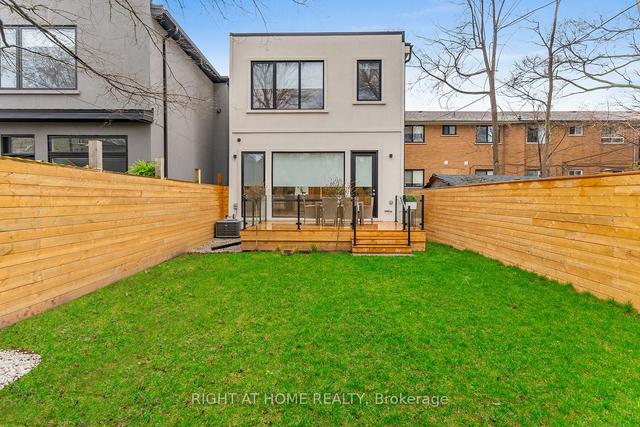 111 Malvern Ave, House detached with 3 bedrooms, 4 bathrooms and 2 parking in Toronto ON | Image 33