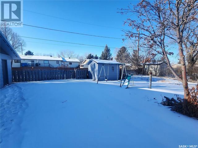 542 1st Street E, House detached with 5 bedrooms, 2 bathrooms and null parking in Lafleche SK | Image 27