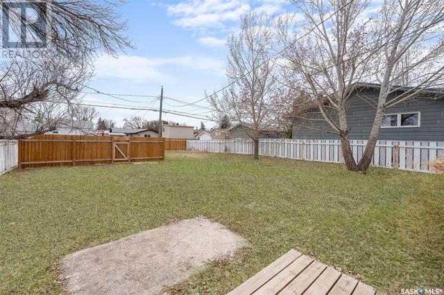 1053 Vaughan Street Sw, House detached with 3 bedrooms, 2 bathrooms and null parking in Moose Jaw SK | Image 36