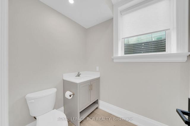 64 Elizabeth Dr, House detached with 1 bedrooms, 1 bathrooms and 1 parking in King ON | Image 11
