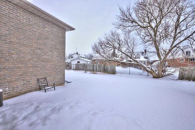 63 Parker St, House detached with 5 bedrooms, 4 bathrooms and 3 parking in St. Catharines ON | Image 6