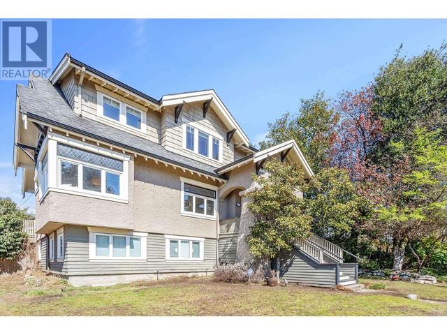 448 W 14th Street, House detached with 6 bedrooms, 3 bathrooms and 4 parking in North Vancouver BC | Image 1