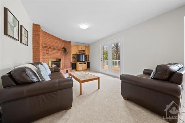 6249 Flewellyn Road, House detached with 3 bedrooms, 3 bathrooms and 10 parking in Ottawa ON | Image 7