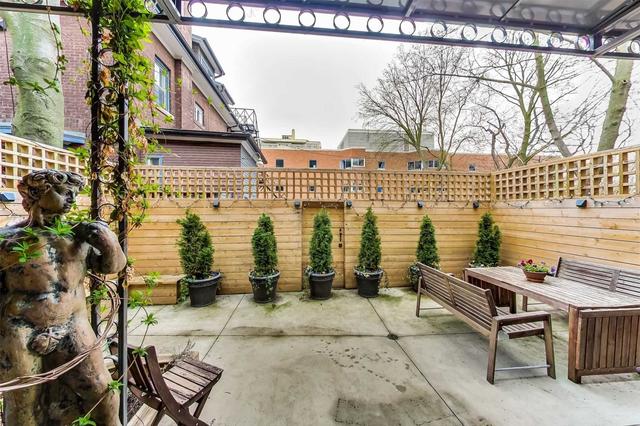 1b Lynwood Ave, House attached with 3 bedrooms, 4 bathrooms and 3 parking in Toronto ON | Image 25