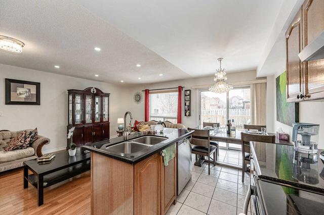 7114 Magistrate Terr, House semidetached with 3 bedrooms, 4 bathrooms and 4 parking in Mississauga ON | Image 7