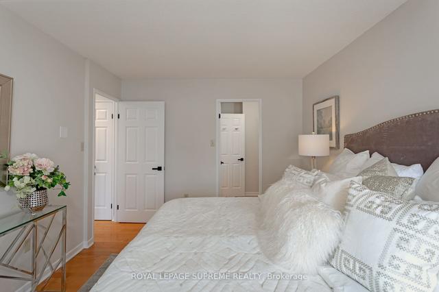1104 - 47 St Clair Ave W, Condo with 2 bedrooms, 2 bathrooms and 1 parking in Toronto ON | Image 21