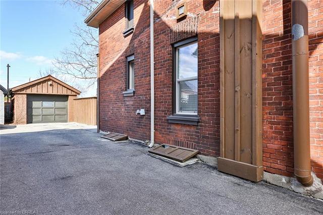 38 Sarah Street, House detached with 4 bedrooms, 2 bathrooms and 1 parking in Brantford ON | Image 38