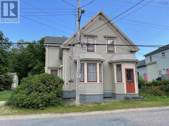 43 Fairmont Street, House detached with 4 bedrooms, 1 bathrooms and null parking in Mahone Bay NS | Image 1