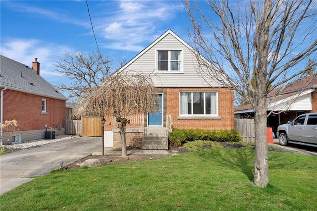 92 East 43rd Street, House detached with 4 bedrooms, 2 bathrooms and 3 parking in Hamilton ON | Image 1